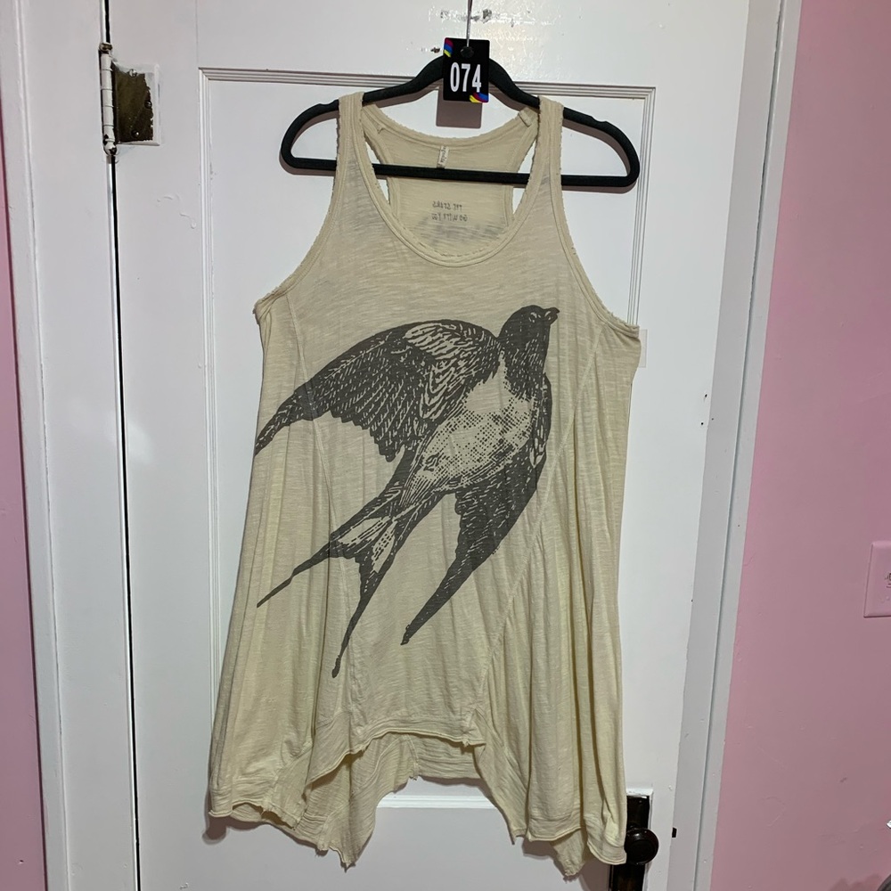 New without tags magnolia pearl sleeveless long T-shirt
One size